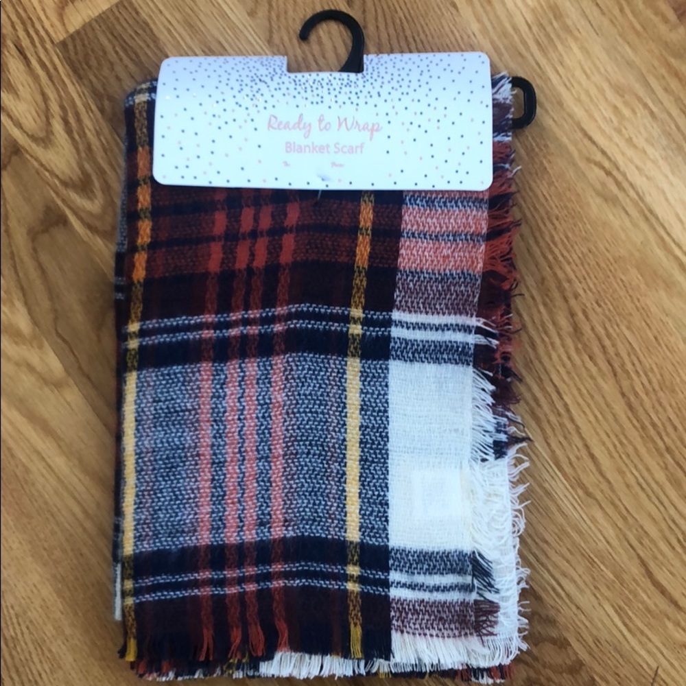 NWT pretty blanket scarf